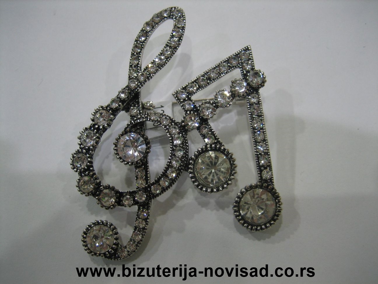 Broš - Igla - Modni detalj - Bižuterija Maximus - Camey