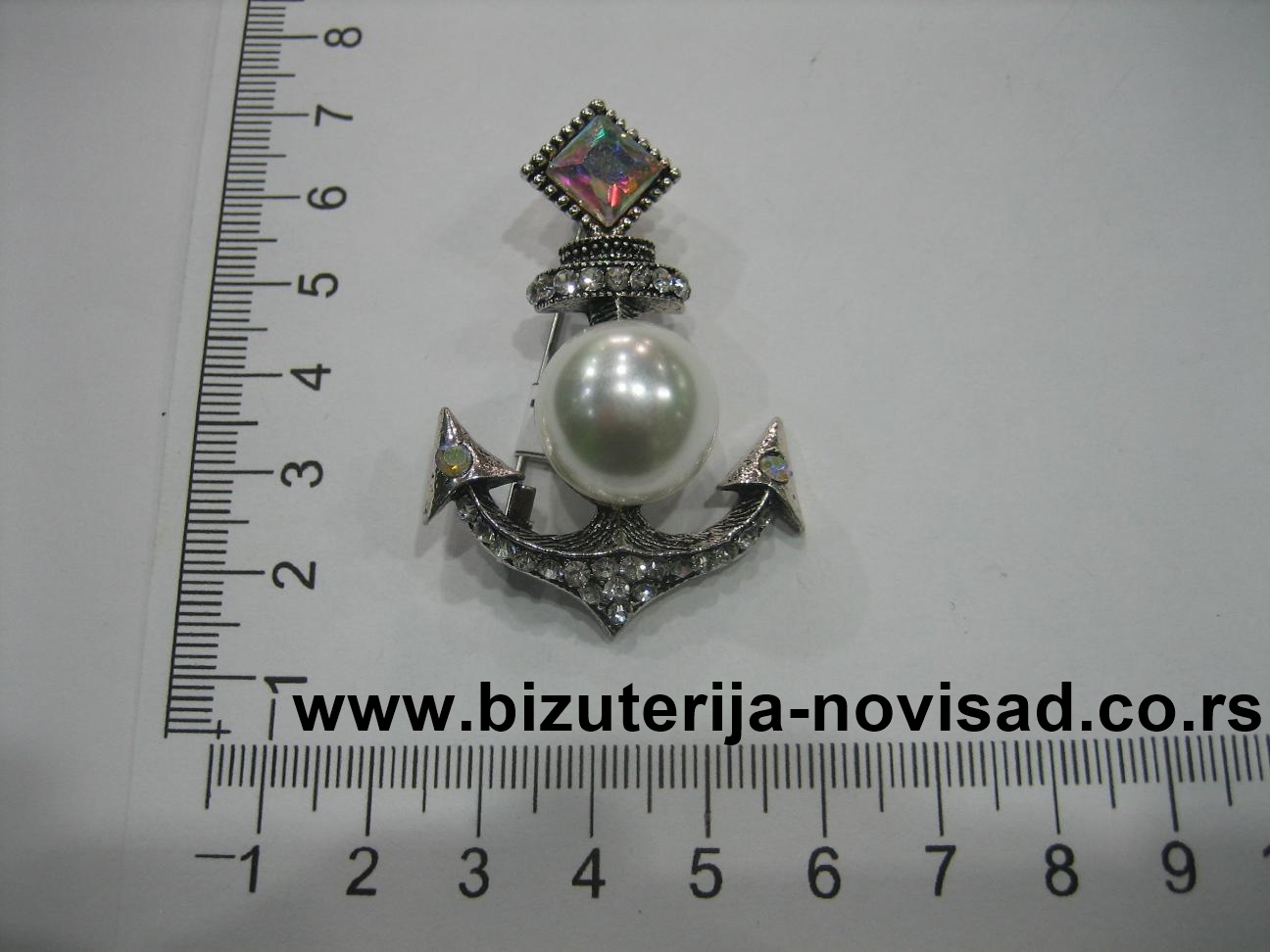 Broš boje srebra - Bižuterija Maximus Novi Sad